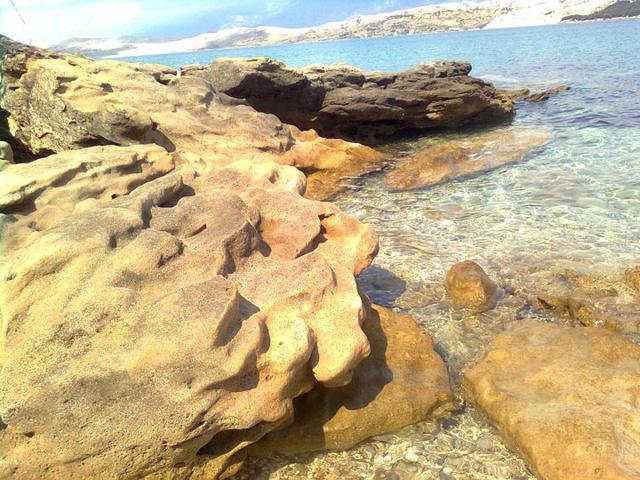 Spiaggia sull'isola di Pag