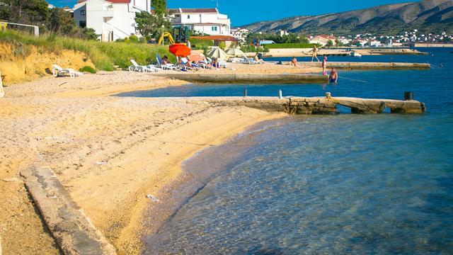 Plaža u blizini Apartmana Pag